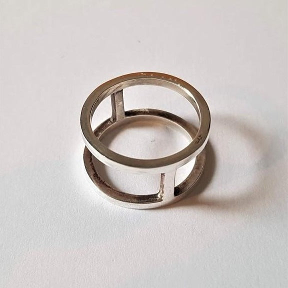 Double thumb ring deals