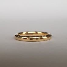 Load image into Gallery viewer, Mirren - Woman&#39;s Wedding Ring