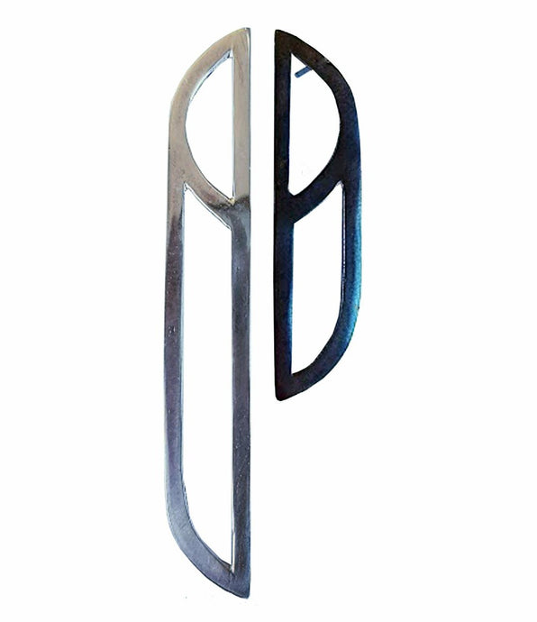 Elegance & Poise - Geometric Earrings Asymmetric Black & Silver Vsn 4