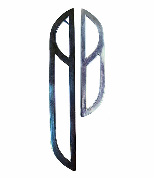 Elegance & Poise - Geometric Earrings Asymmetric Black & Silver Vsn 1