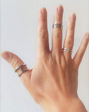 Load image into Gallery viewer, Thumb Ring - Minimal Two Bar