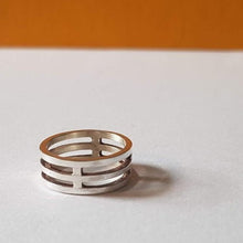 Load image into Gallery viewer, Minimalist Three Bar Ring