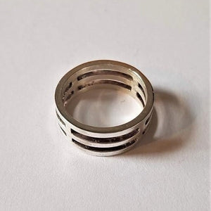 Minimalist Three Bar Ring