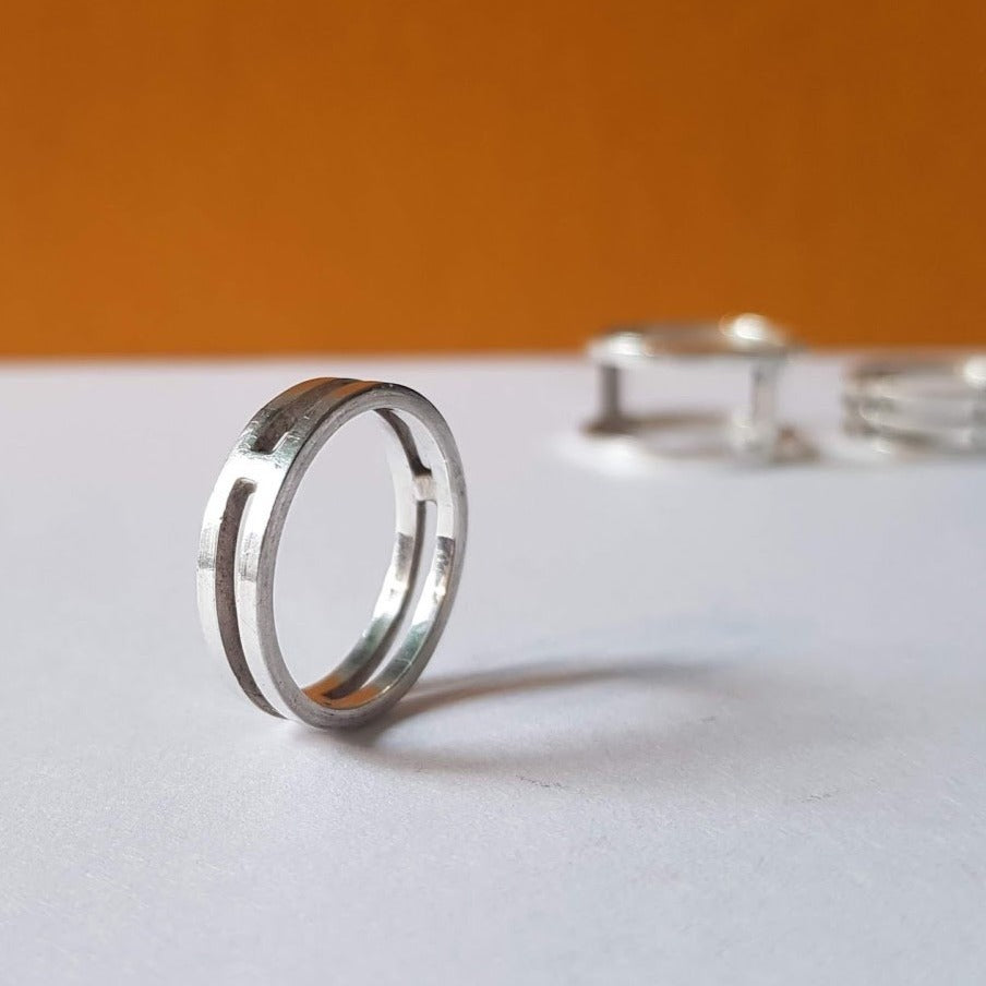 Minimal Two Bar Ring