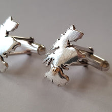 Load image into Gallery viewer, Scotland_Map_Silver_Cufflinks_with_9ct_Gold_Hearts